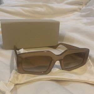 Dezi READ THE ROOM sunglasses